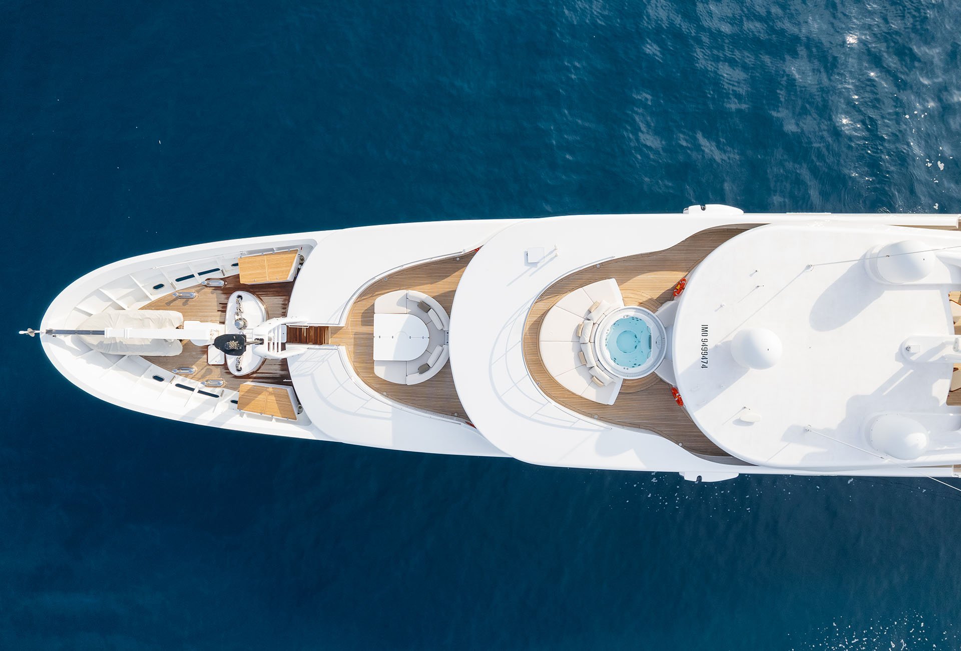 Taleya seen directly from above at anchor