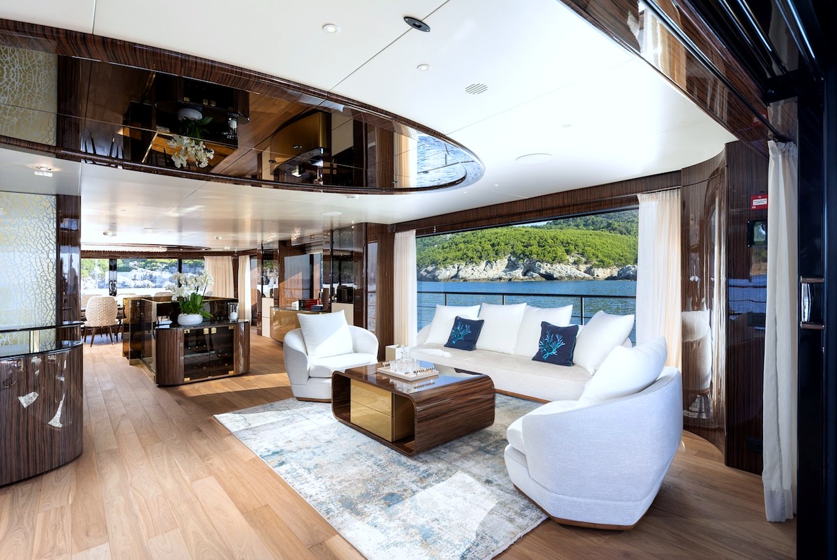 Benetti Enjoy's bright main saloon with sea views