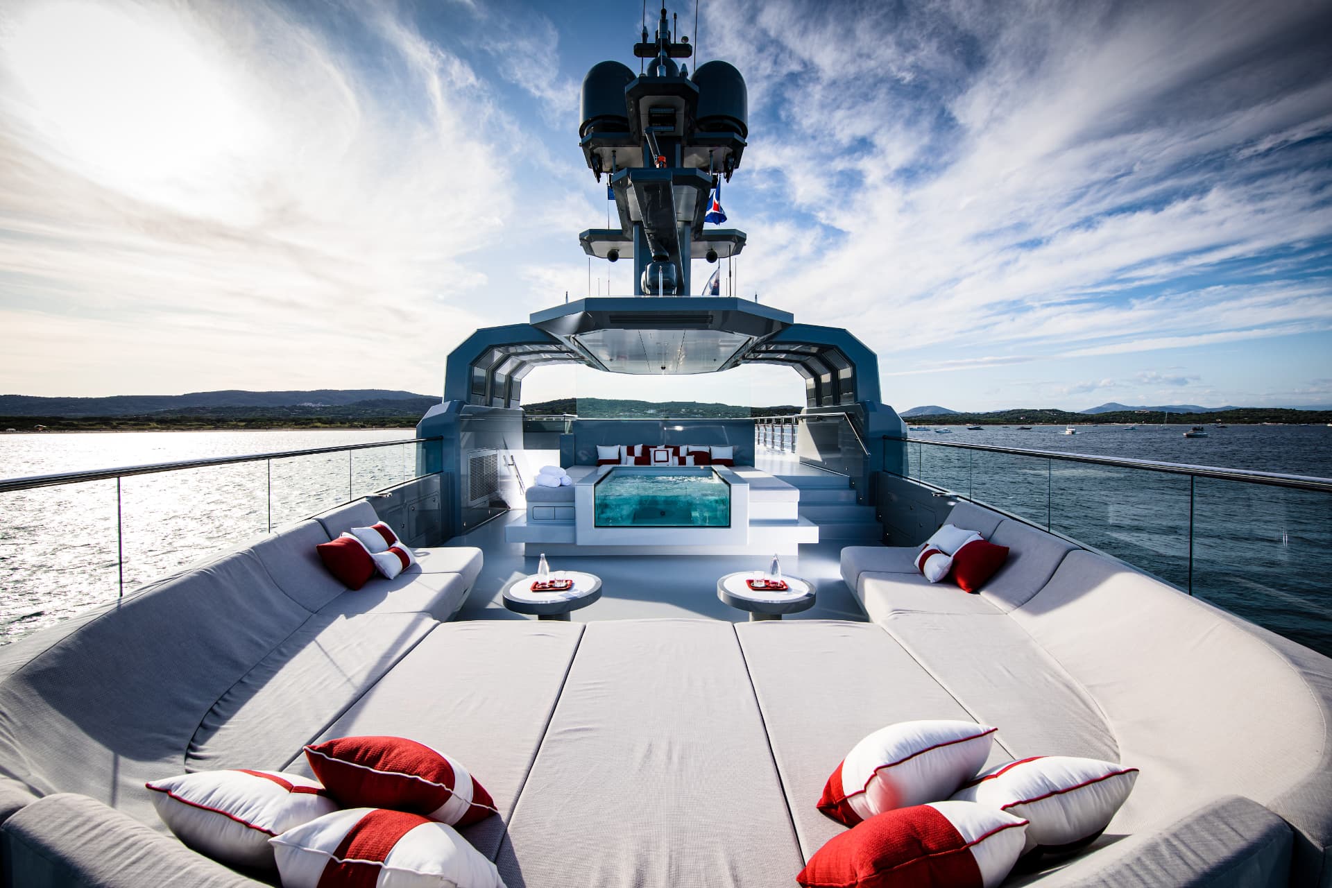 Bold's expansive sun deck lounge and jacuzzi